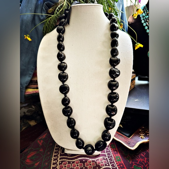Hawaiian Black Kui Kui Nut Necklace - Picture 1 of 3